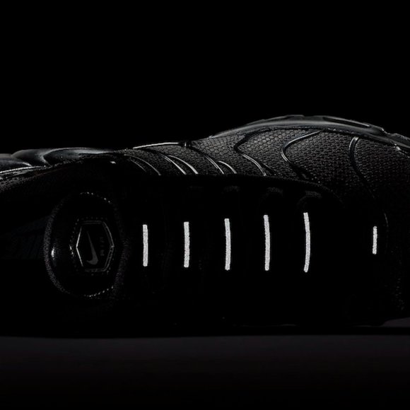 Nike Air Max Plus “Triple Black” Men's SZ 10 Sneakers 604133-050 No Lid … - Picture 2 of 6
